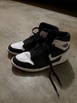Air Jordan 1 Retro High Black White