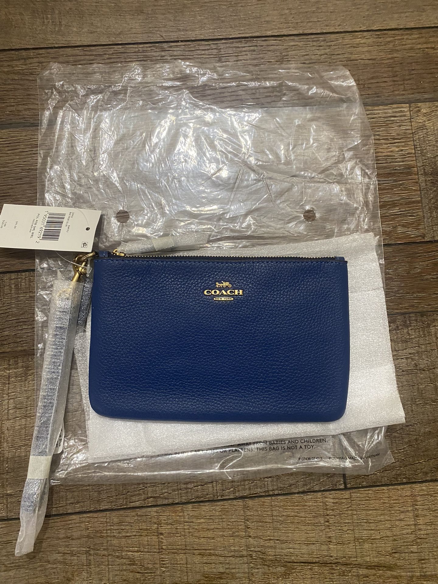 Authentic COACH WRISTLET (new) Gold Hardware