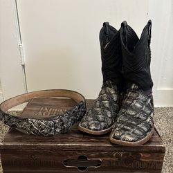 Pirarucu Boots Size 10