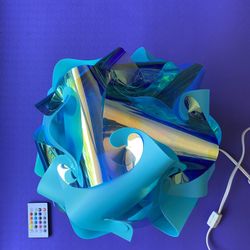 Almost New Light W/ Speaker with Remote PLUS Changing Colors!