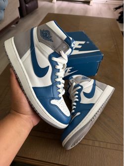 Air Jordan 1 True Blue