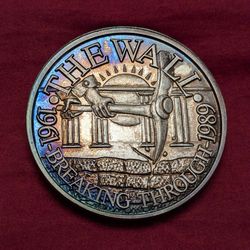 Silver .999 round 3ozs. The Berlin Wall 1989