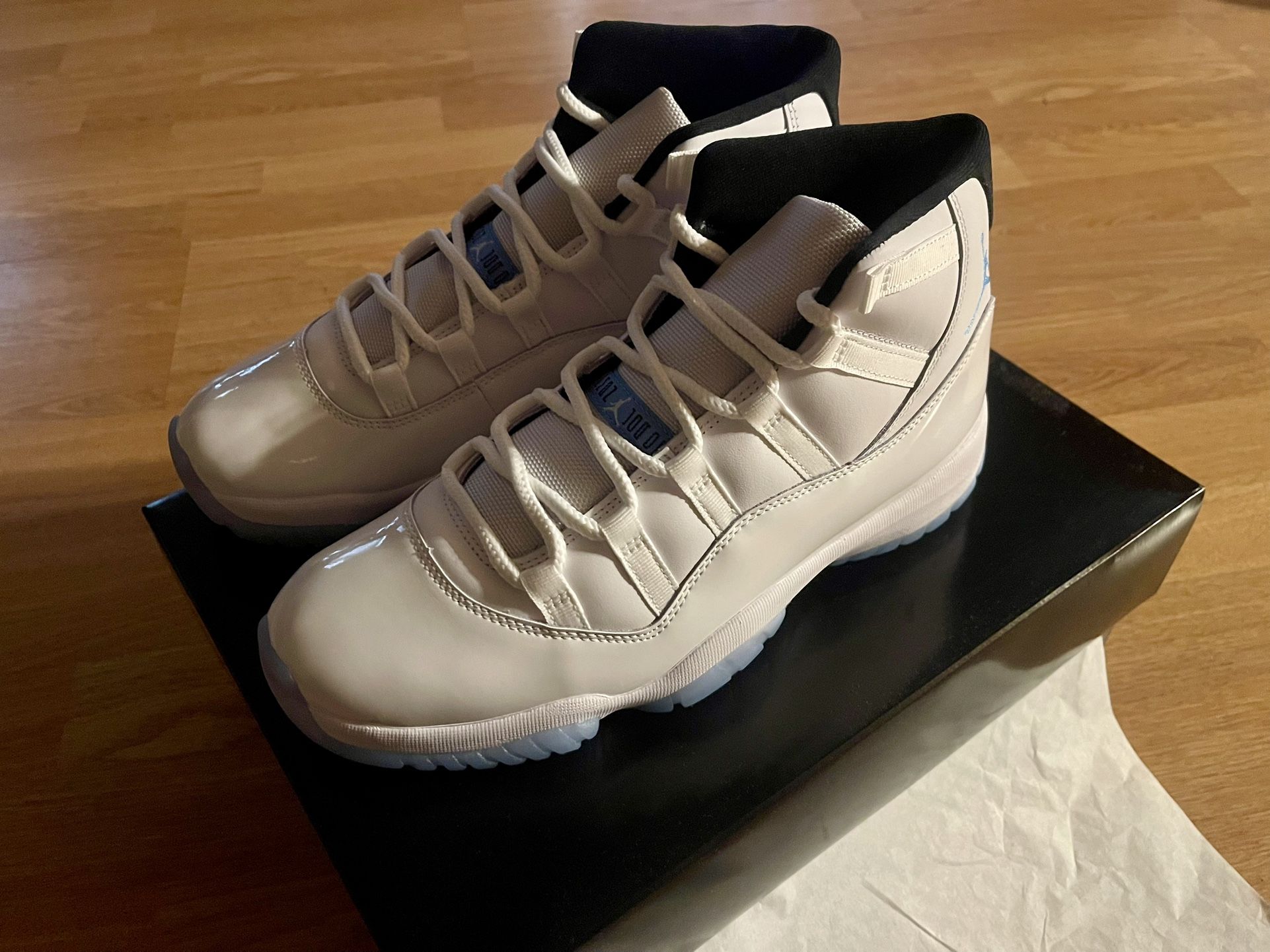 Jordan 11 Legend Blue Size 10 Men