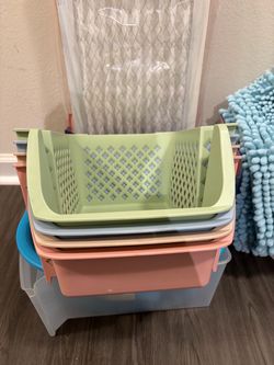 Plastic storage containers - 5 pieces