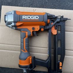 RIDGID Pneumatic 16-Gauge 2-1/2 in. Straight Finish Nailer with CLEAN DRIVE Technology