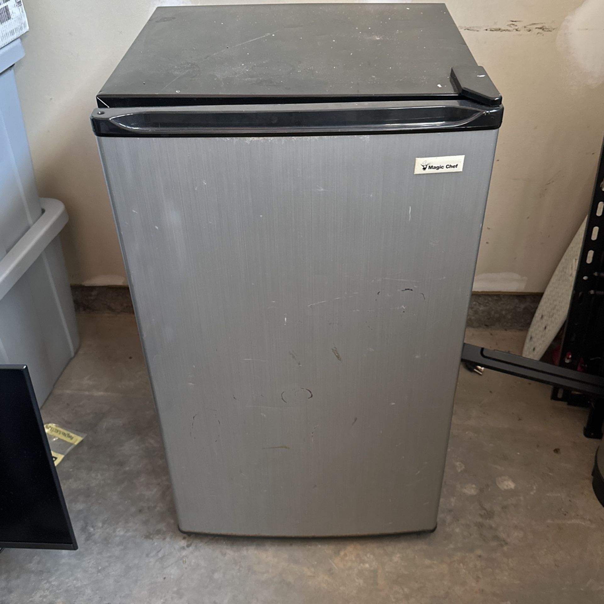Magic chef Mini Fridge