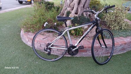 Trek 7000 All Alum Mens Hybrid Bike XLNT Condition