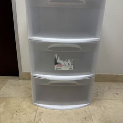 Sterilite 3 Drawer Container