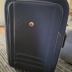 LARGE SUITCASE EXCELLENT CONDITION 