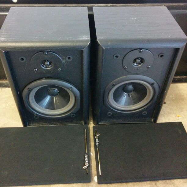 Vintage Infinity RS 125 Bookshelf Speakers - 125W - Black