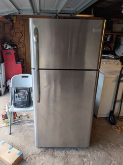 Frigidaire stainless steel Refrigerator