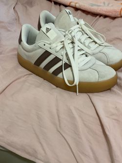 Adidas size 8 1/2 Adidas size 8 1/2