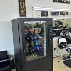 $2,500 – Combo Snack & Drink Vending Machine (Credit Card + Cash Ready!)
