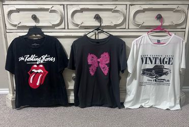 Women’s tshirts size XL