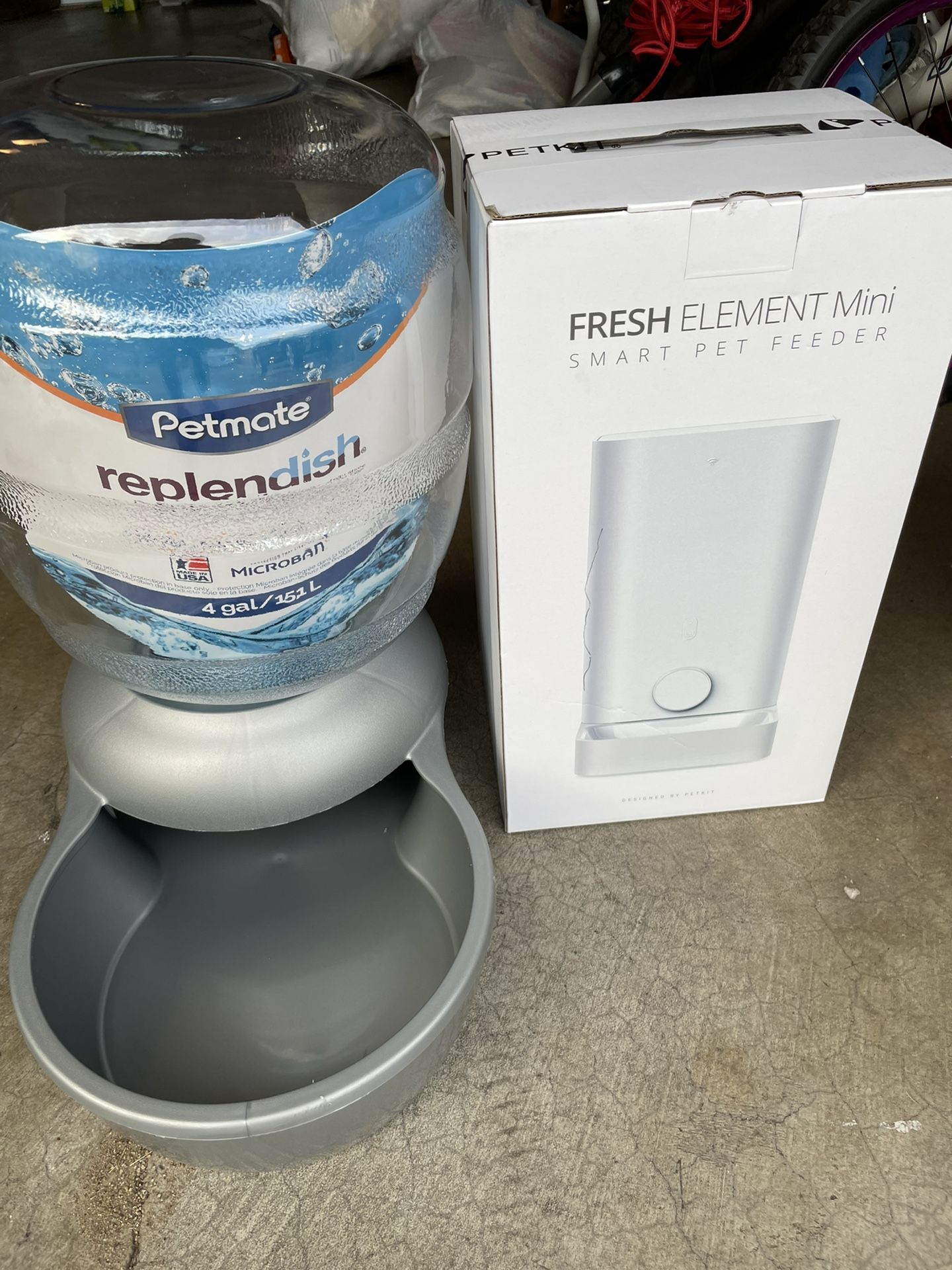 Pet Automatic Feeder + More -New (see Description)