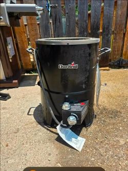 Oil-less fryer great for turkeys
