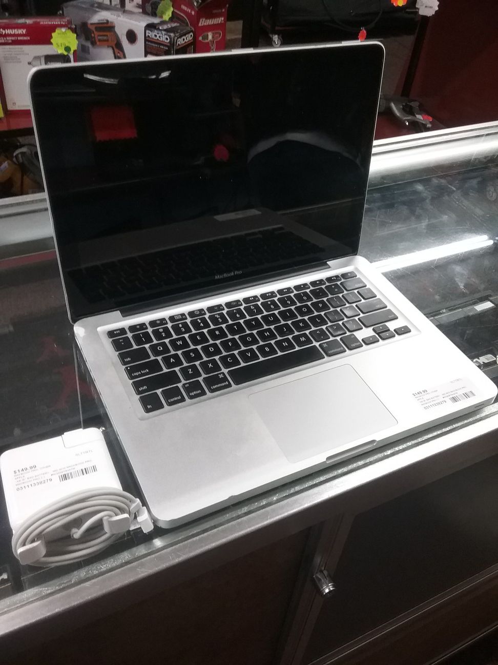 MacBook Pro as is bad battery (inventory code 0 3 1 1 1 3 3 8 2 7 9)