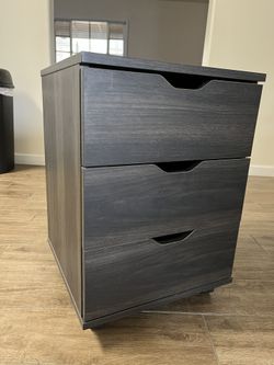 3-Drawer Mobile File Cabinet – Dark Wood Finish (16" x 16" x 22") Cajonera móvil de 3 cajones – Acabado madera oscura (16" x 16" x 22")