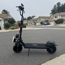 Dual-motor high-speed electric scooter