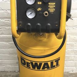 Dewalt Air compressor 225 Psi 