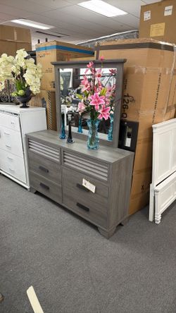 Dresser & mirror