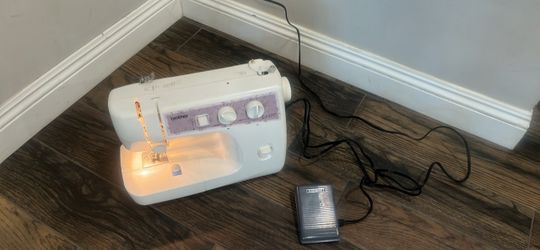 Brother Sewing Machine with Foot Pedal