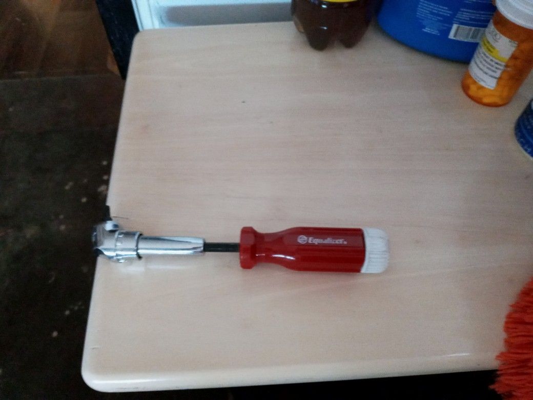 Equalizer Right Angle Windshield Screwdiver