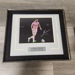 Signed Messi Photo 