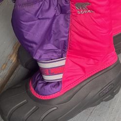 sorel size USA 5 pink and purple boot