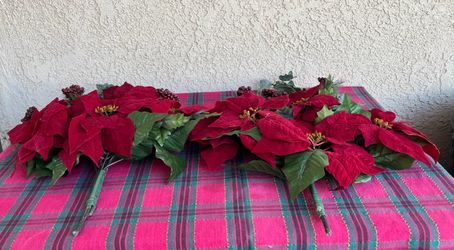 Home Interiors and gift 2 Sets Poinsettias.