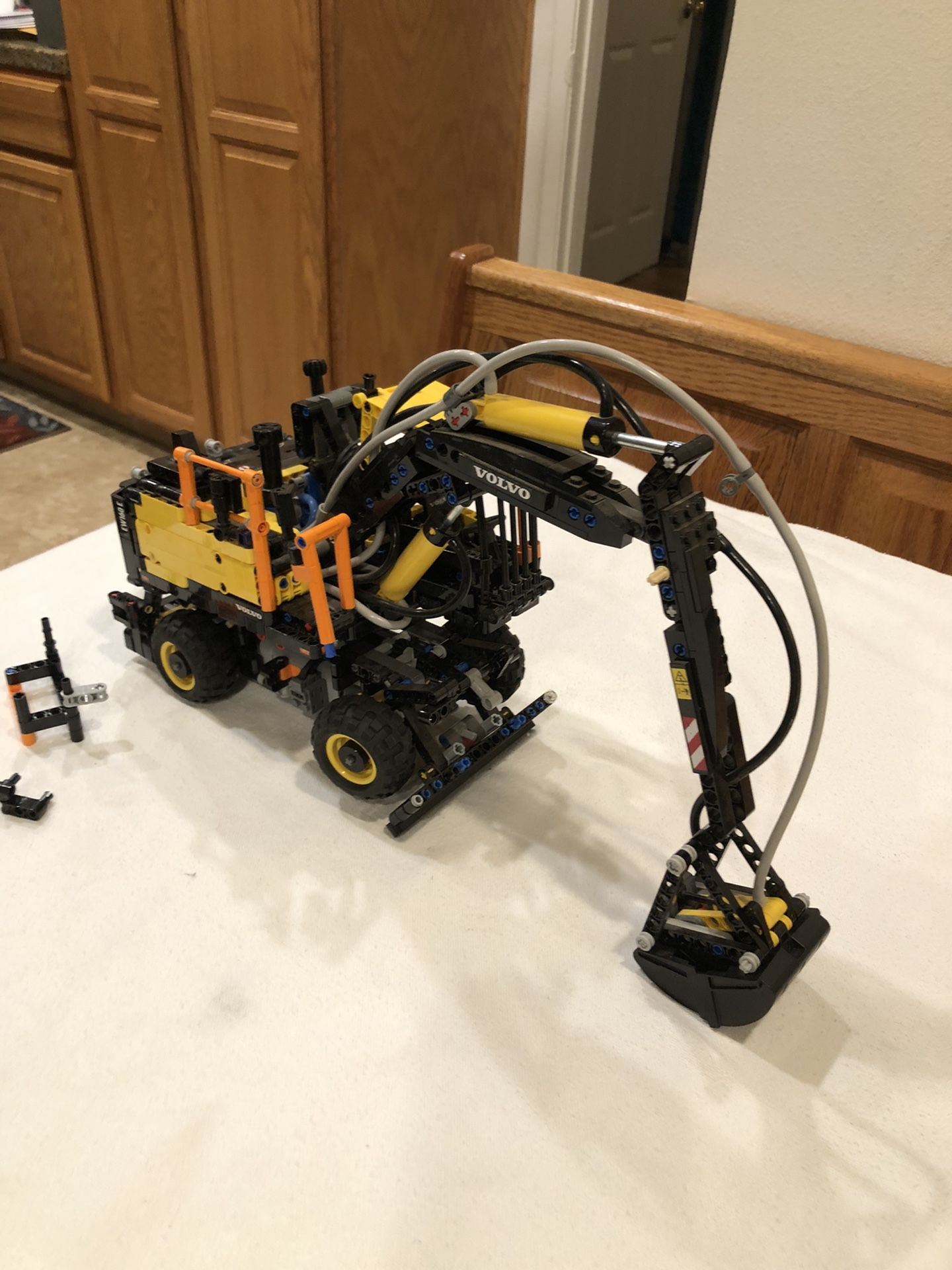 Lego Technic Volvo Ew160e Excavator 42053 LEGO Technic: Volvo