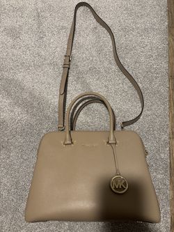 Michael Kors beige purse