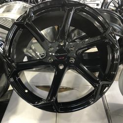 GEOVANNA. 22x10. GLOSS BLACK.