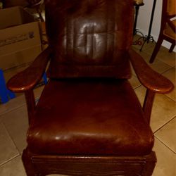 Beautiful  Wooden And Leather  Reclining,comfy Chairs(2)