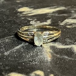 Rare Vintage Aquamarine & Diamond 10k Yellow Gold Ring
