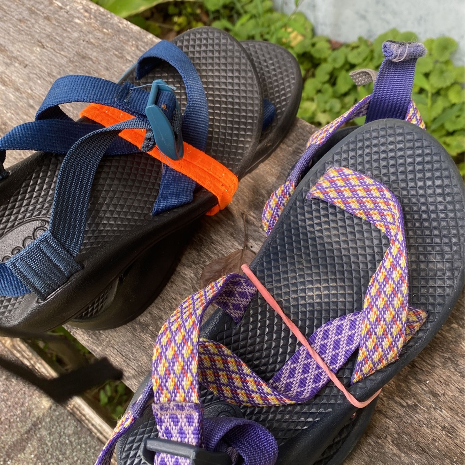 Chacos Blue On Left Size1 Right Side Size2