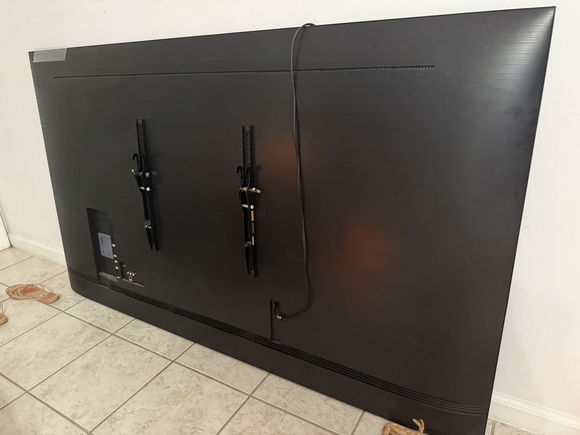 Samsung 75” Smart TV