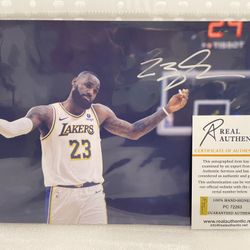LeBron James Los Angeles Lakers Signed Autographed 8x12 Photo With COA