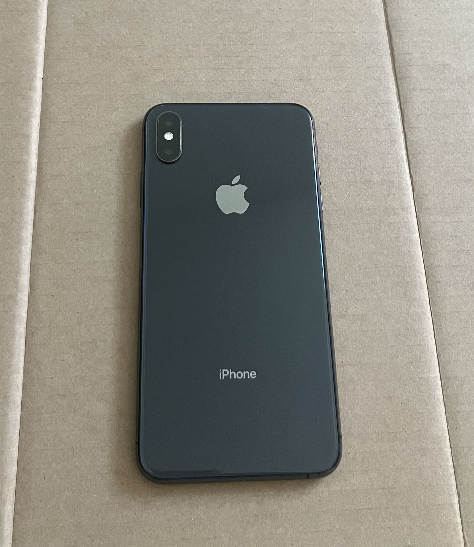 iPhone Xs Max Unlocked 80% Battery 256 Gb