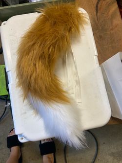 LOW PRICE MOVING- CUSTOM FURRY TAIL NEW