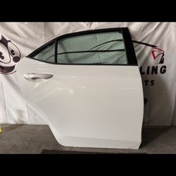 2014-2015-2016-2017-2018-2019 Toyota Corolla Right Rear Door 