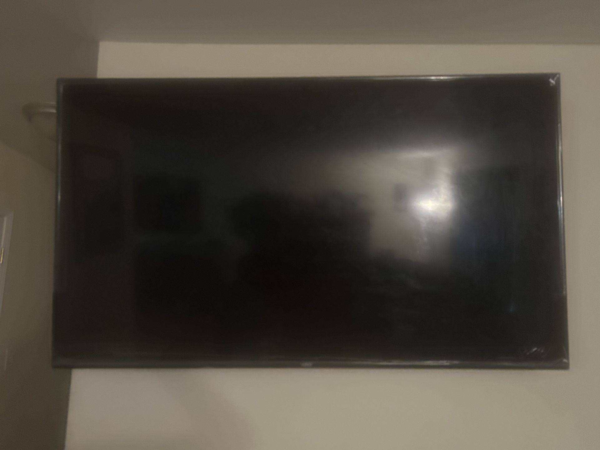 65 Smart TV - Excellent Condition Brand New