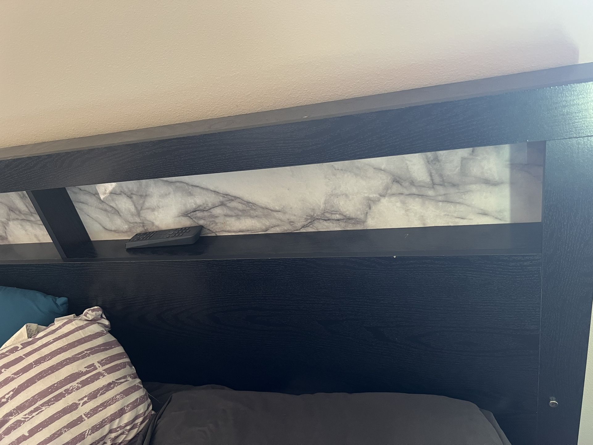 King Marble And Wood Set