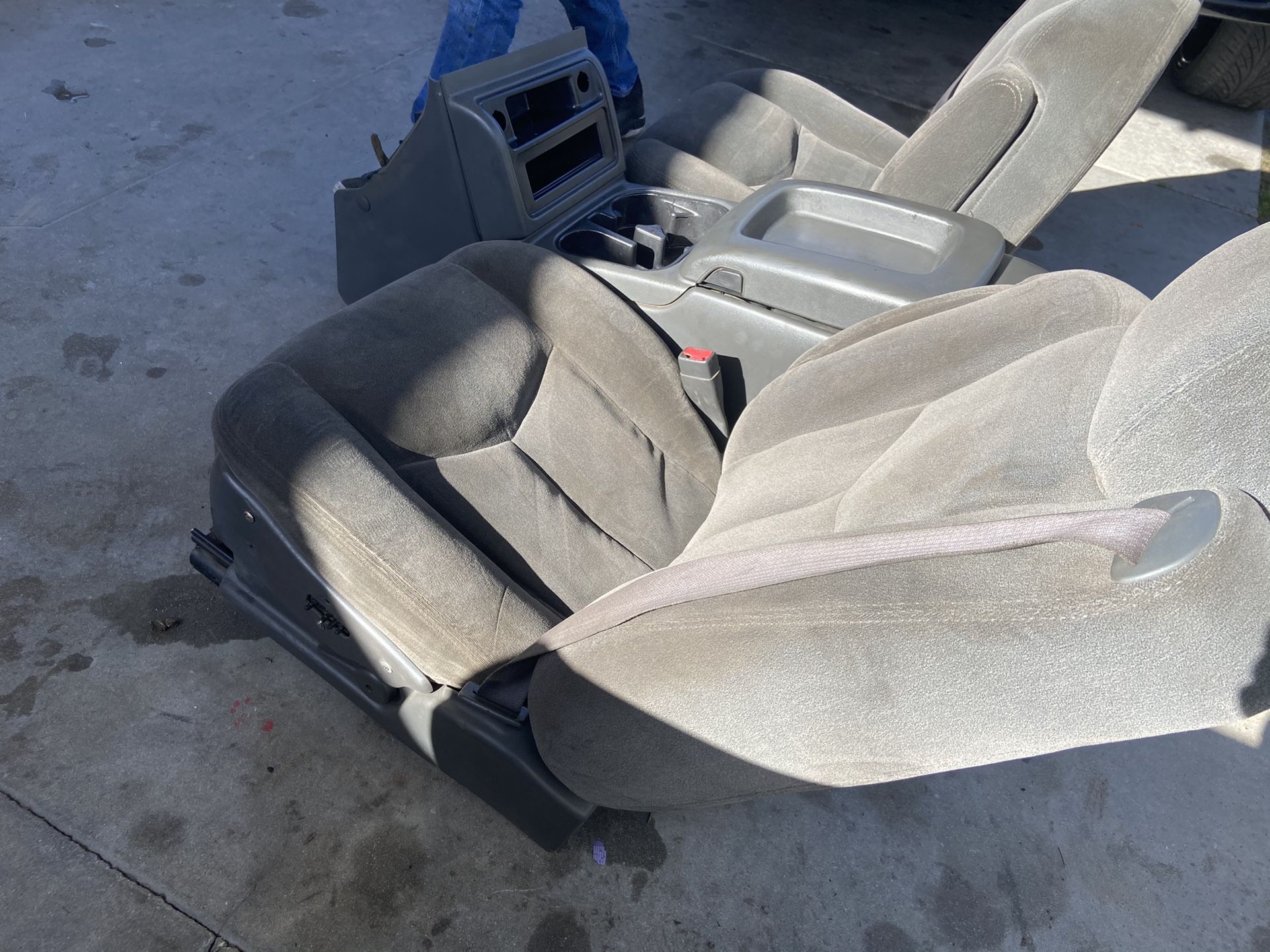 Silverado Seats + Center Console