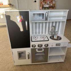 Play Kitchen 