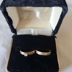 Ladies Solid Gold Wedding Ring Set