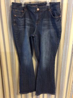 WOMEN’S Size 22 Reg, 32 inch length, USED, about 10 half inch leg opening, meet at huddle house/exxon at 2426 E Lamar Alexander parkway Maryville