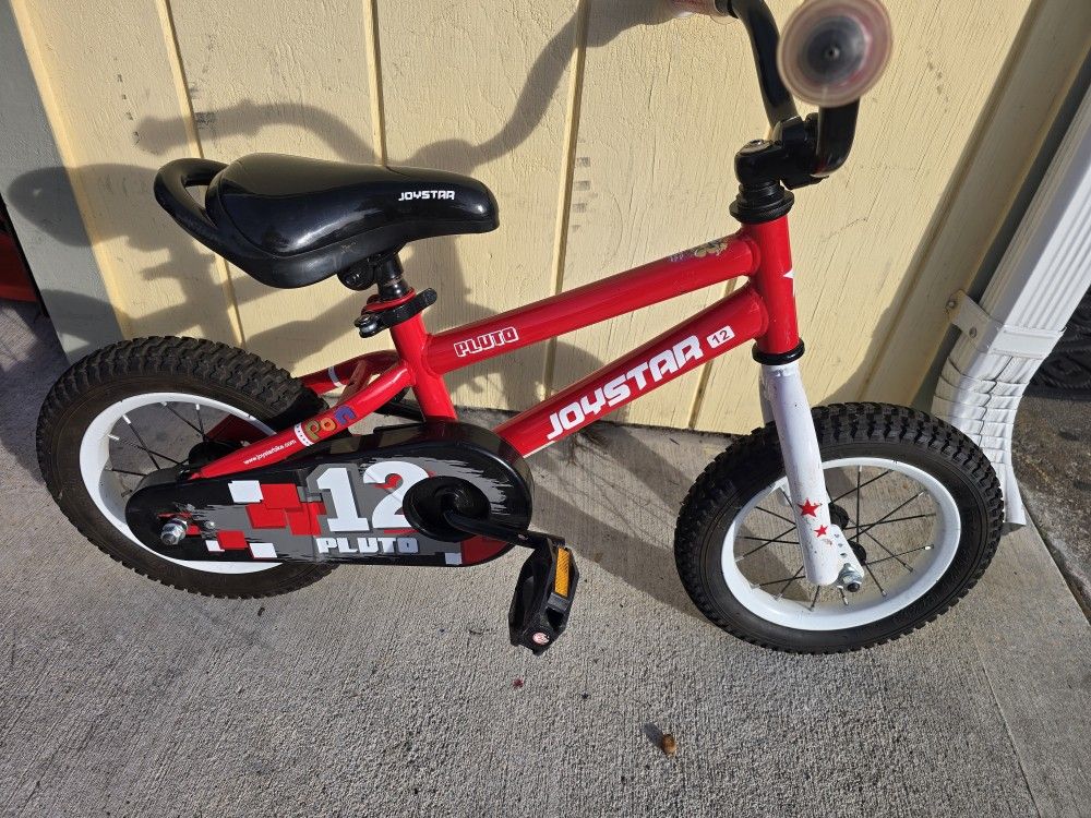 Kids Bike 12" tires
Excellent Condition Ready to Ride