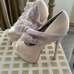 High heels pumps 