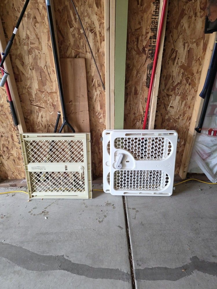 Pet/Baby Gates